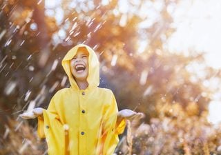 ¿Por qué la lluvia cae en gotas y no como un chorro contínuo?