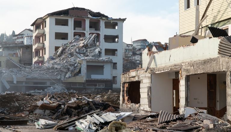 Por qu&eacute; las ondas Love son de las m&aacute;s lentas y m&aacute;s peligrosas en un terremoto: as&iacute; destruyen las ondas laterales
