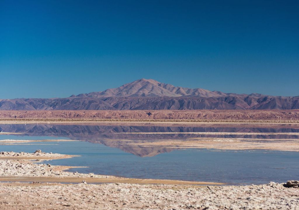La paleta cromática de los desiertos chilenos no es obra de la casualidad, es el resultado de complejas reacciones químicas en un entorno de extremos.