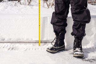 ¿Por qué medimos la nieve en centímetros y no en milímetros como la lluvia?