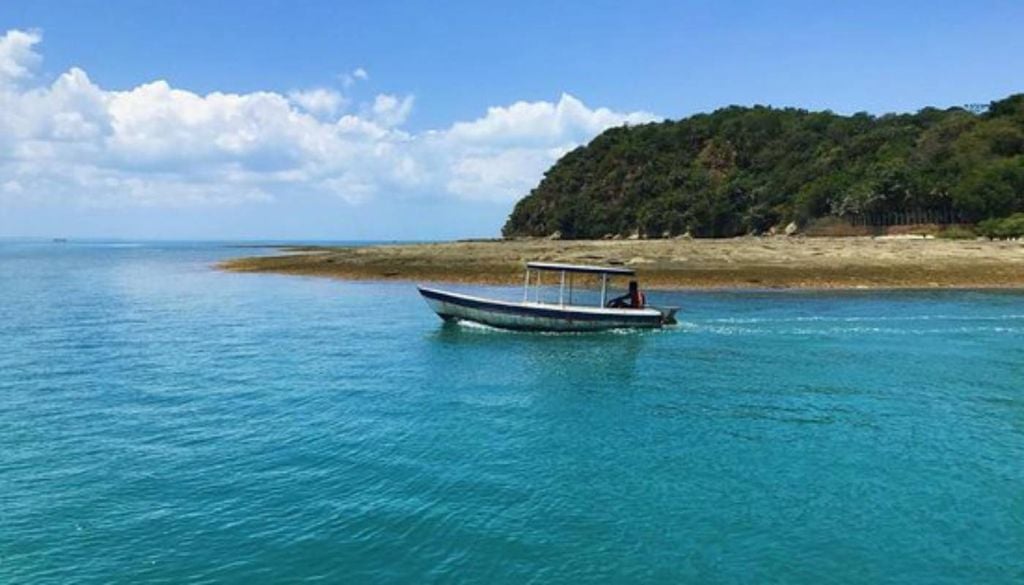 Praia de Paramaná, na Ilha dos Frades, em Salvador (Bahia). Crédito: Divulgação.