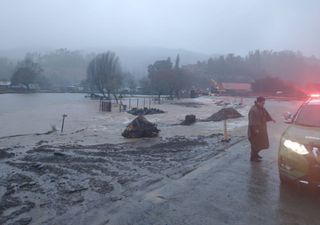 Río atmosférico causa aguacero: desborda ríos y deja familias aisladas