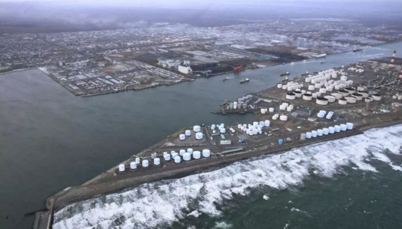 Imagem da costa de Tomakomai, província de Hokkaido, Japão, após a emissão de um alerta de tsunami na sequência de um terramoto, 20 de abril de 2026. Crédito: Kyodo / via Reuters