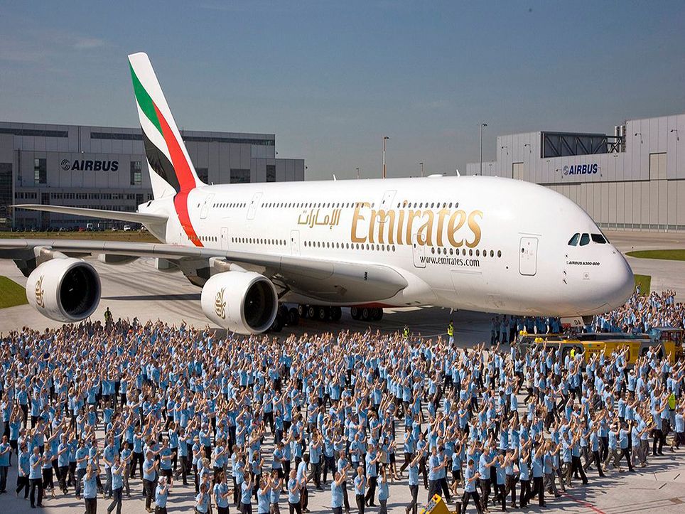 El avión Airbus A380. El avión Airbus A380.