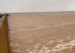 Vuelos interrumpidos y daños por temporal tormentoso en Arabia Saudita