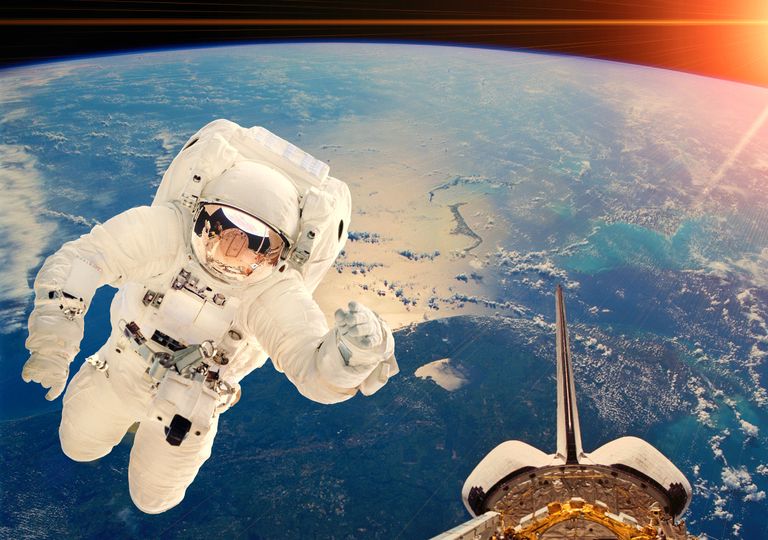 Por una fuga de agua suspenden las caminatas espaciales de la ISS Por una fuga de agua suspenden las caminatas espaciales de la ISS