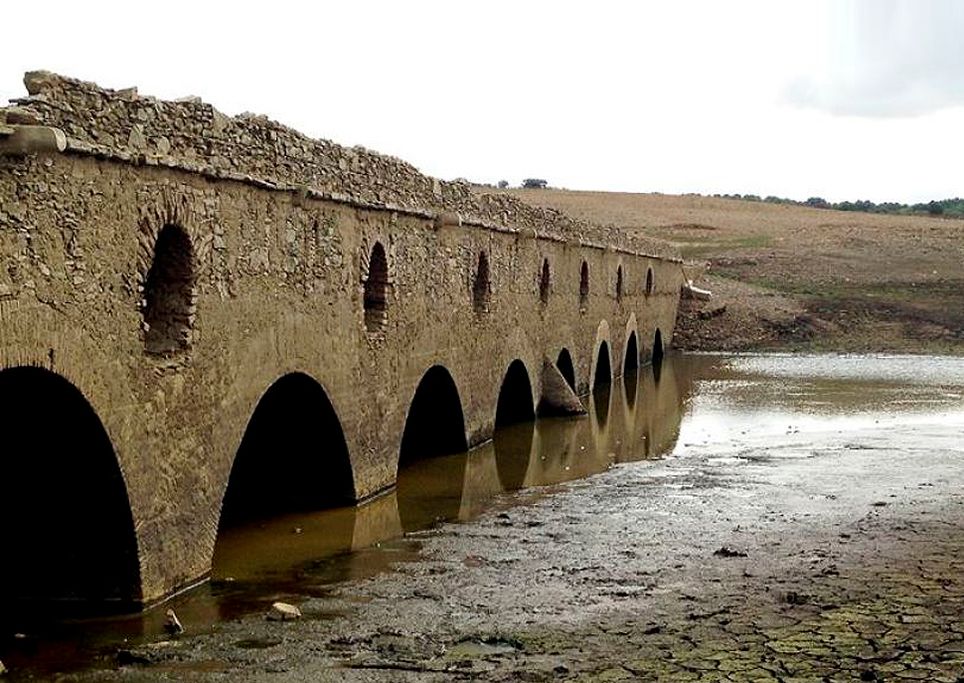 Seca e ponte do rio Mourinho Seca e ponte do rio Mourinho