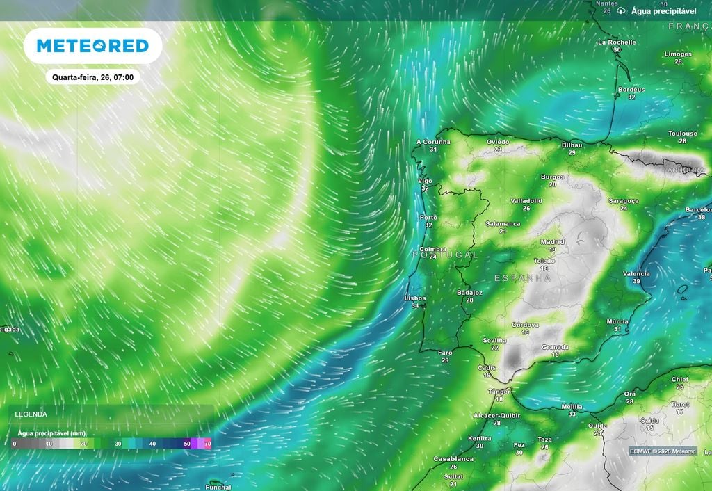 Este transporte de humidade, caso se mantenha suficientemente intenso e persistente, poderá ser favorável a acumulações mais elevadas nas zonas que, de acordo com os mapas de precipitação acumulada, apresentam maior potencial para concentrar chuva.
