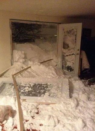 Posible Record Nacional De Nieve En Silver Lake, Eeuu La nieve pasó sin llamar en Cheektowaga, NY.