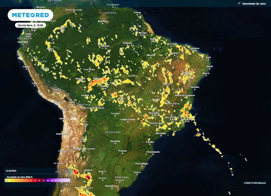Mapa de densidade de raios para a quinta-feira (09) destaca as regiões com maior potencial de tempestades. Mapa de densidade de raios para a quinta-feira (09) destaca as regiões com maior potencial de tempestades.