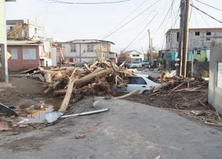 Pour faire face au passage d'un cyclone et reconstruire, ce pays met en vente... sa citoyenneté !