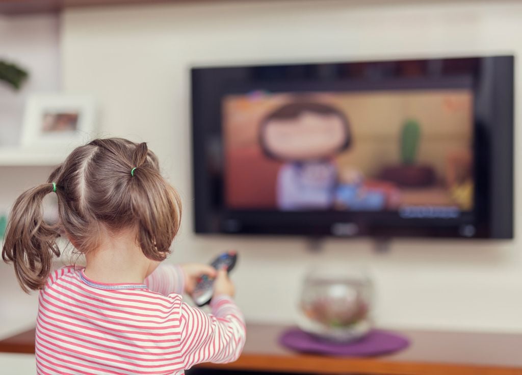 Niño pantalla TV smartphone Peligro Niño pantalla TV smartphone Peligro