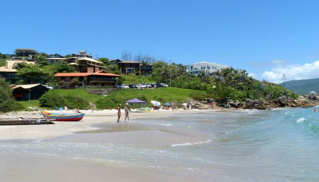 A Praia da Vigia é conhecida carinhosamente como “prainha”. Crédito: Divulgação.
