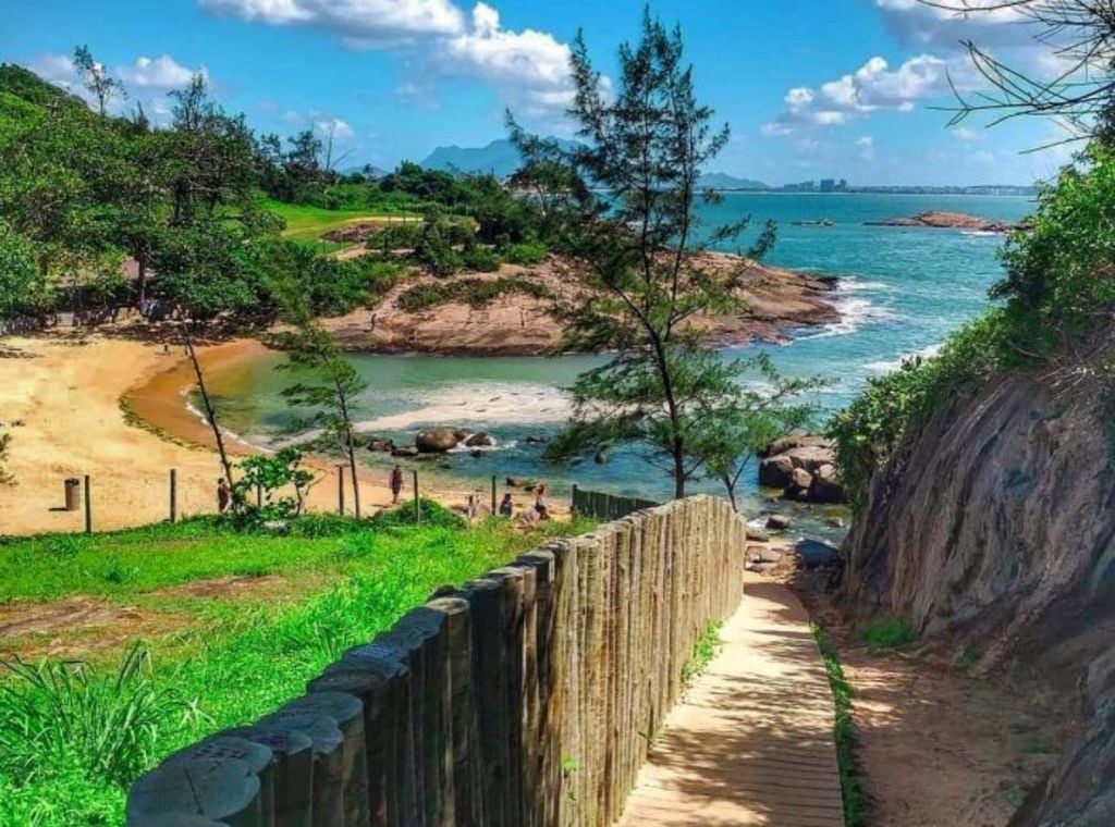A Praia Secreta é considerada uma das mais belas de Vila Velha graças à sua beleza rústica. Crédito: GPS Capixaba.