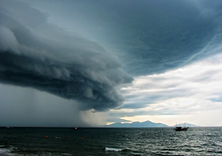 Episodio de intensas precipitaciones mediterráneas con tormentas, granizadas, rayos y Sistemas Convectivos de Mesoescala