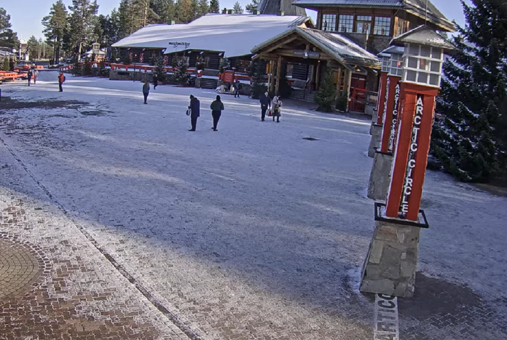 Le village du Père Noël (Finlande) a revêtu ses beaux habits d'hiver depuis quelques jours...