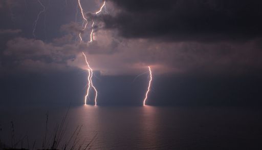 Preoccupa l'energia per i temporali in arrivo: l'Italia &egrave; circondata da mari con anomalie calde straordinarie