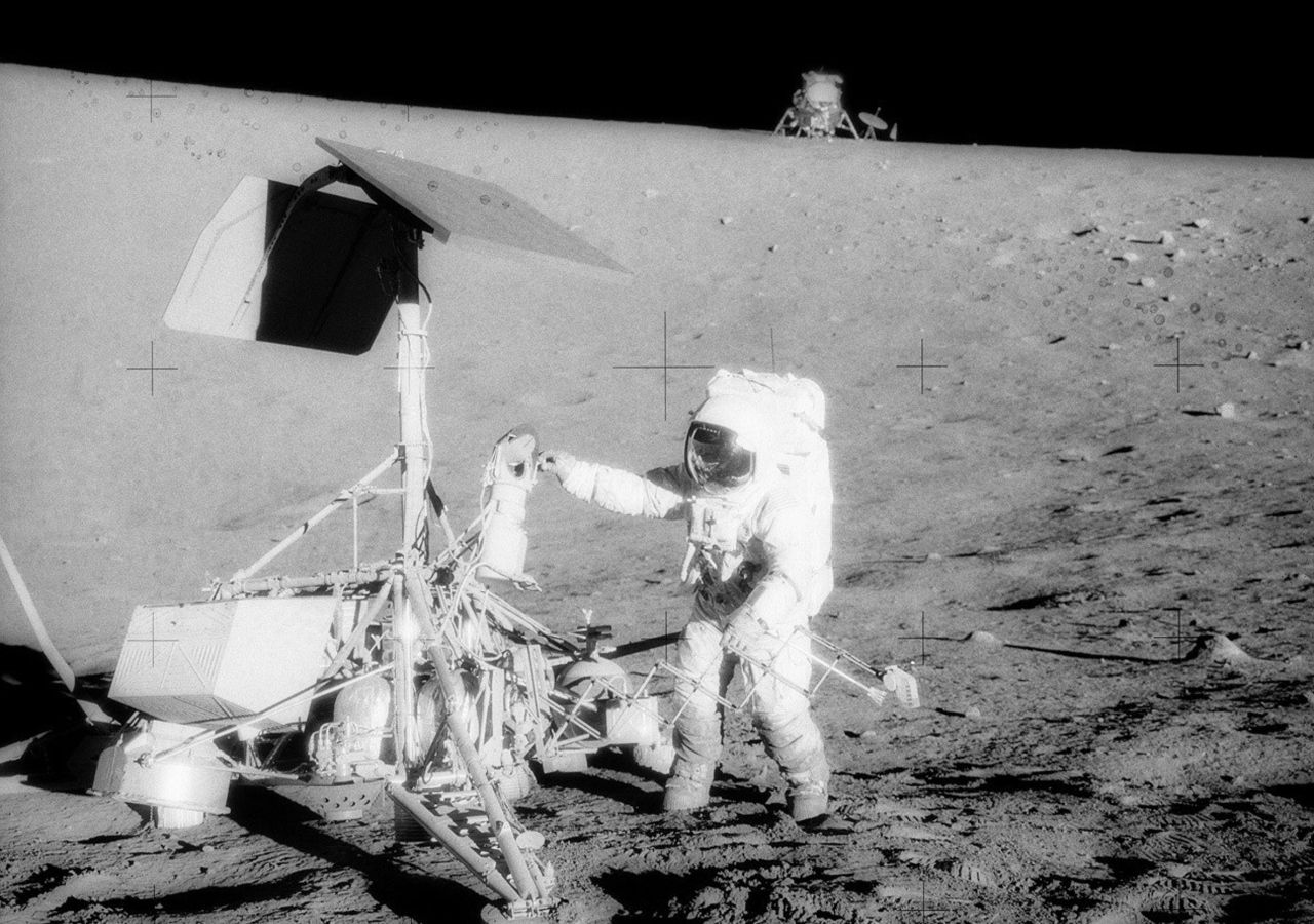 Las actividades que se desarrollen en la Luna podrán generar algunas atmósferas temporales al levantar regolito que quedará en suspensión. Imagen archivo NASA. CC