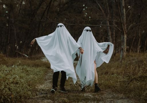 Prepare o disfarce: conheça as nossas sugestões para um Halloween a dois ou em família