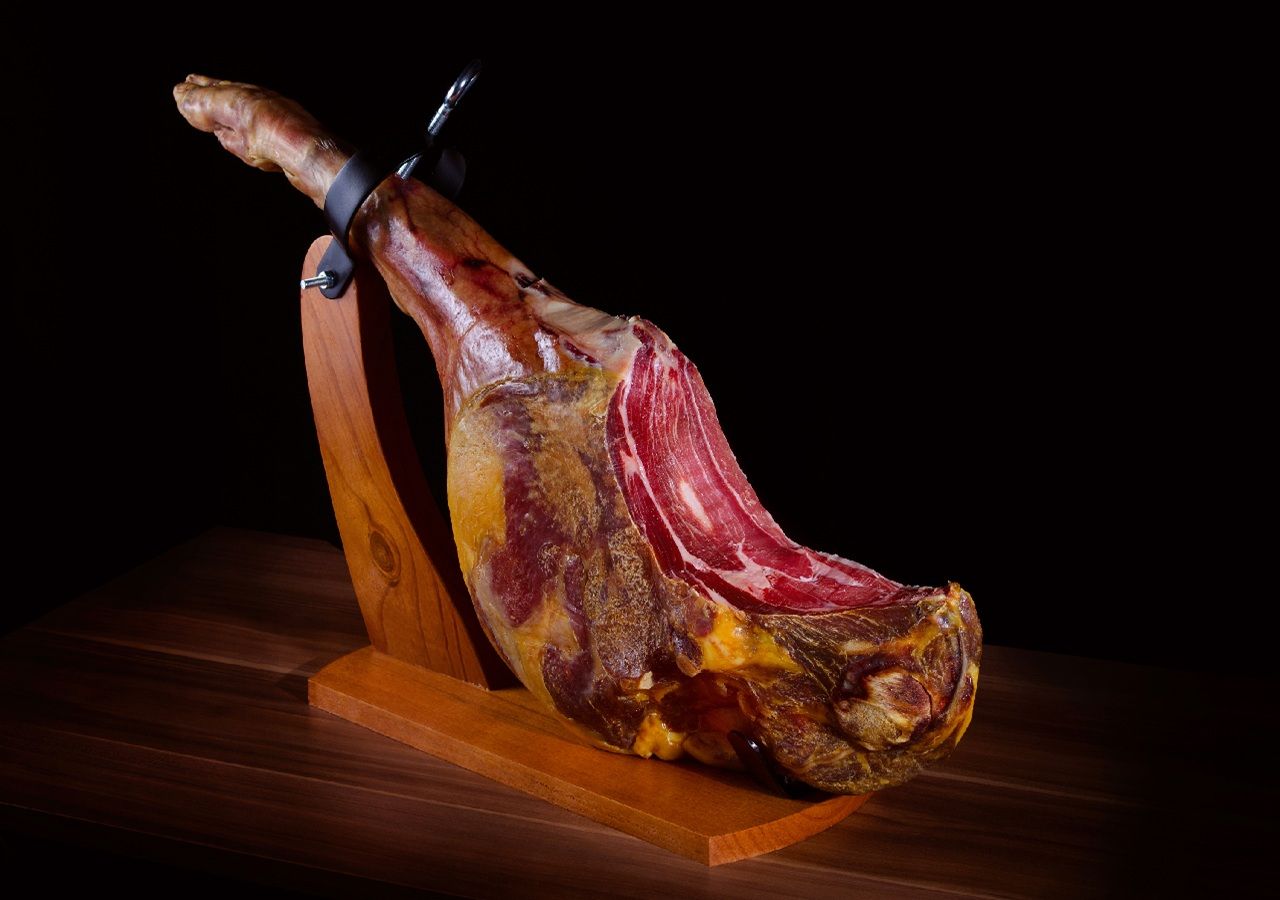 Não podemos pedir mais do presunto ibérico: é delicioso e faz bem à saúde. Foto: nadisja/AdobeStock