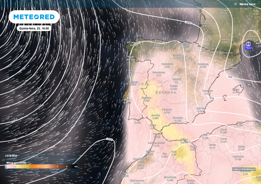 Para quinta-feira (23) espera-se a chegada de uma nova língua de poeiras do Saara, cuja dispersão ocorrerá do interior para o litoral. Haverá uma concentração maior destas partículas nas regiões do Interior.