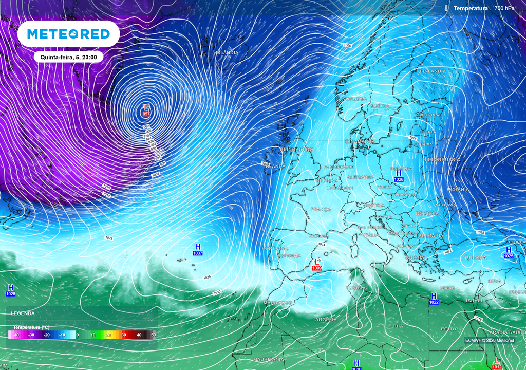Configuração sinóptica de bloqueio: jato polar ondulado, anticiclone dos Açores robusto (~1037 hPa) e bloqueio escandinavo (~1028 hPa). Formação de cavado sobre a Península Ibérica com advecção de ar frio em altitude.