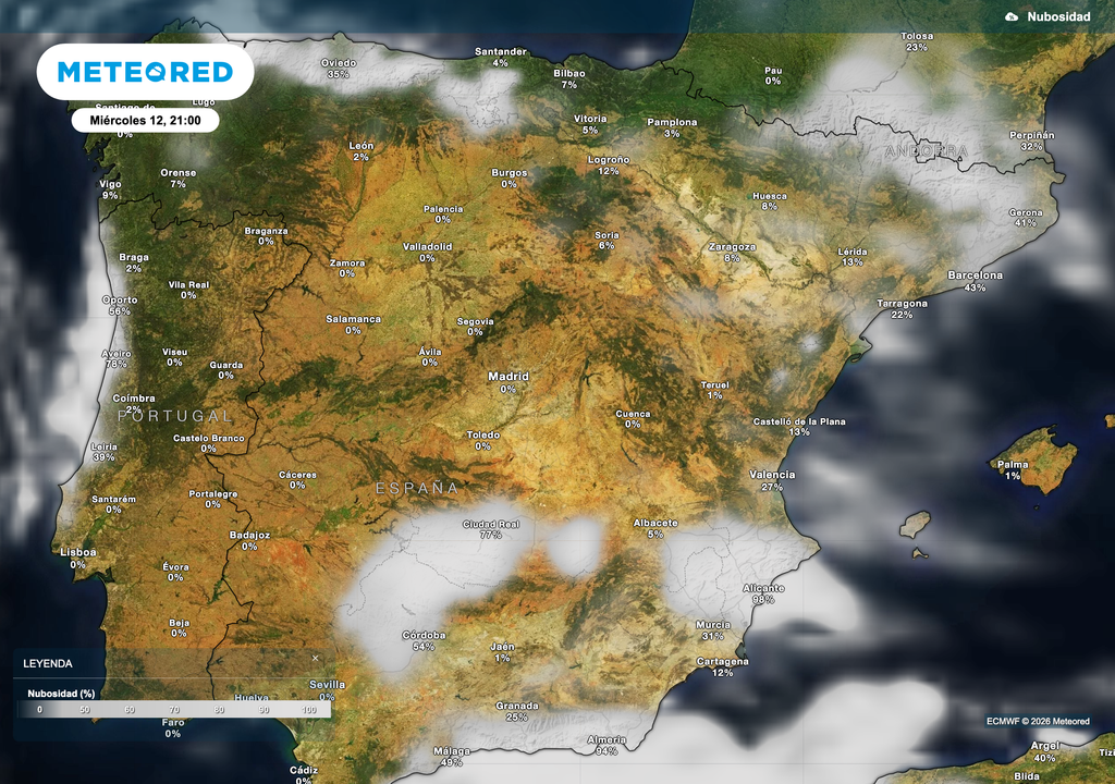 Nubosidad prevista por el modelo europeo para las 21:00 h de mañana miércoles 12 de agosto.
