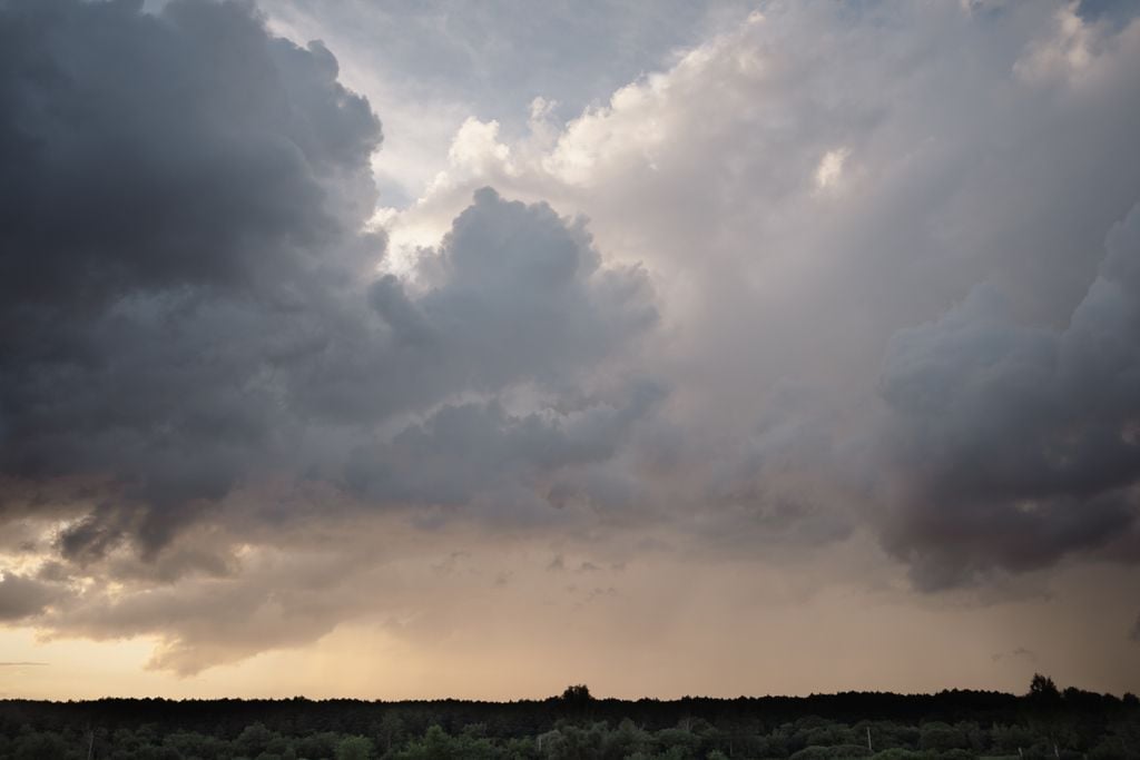 I primi effetti di una depressione raggiungeranno l'Italia nella giornata di domenica, con i primi deboli fenomeni sulla Sardegna e sul Nord-Ovest a partire dal pomeriggio/sera.