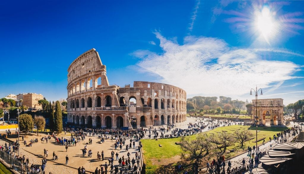 Dopo un inizio di settimana con tempo debolmente instabile e temperature anche leggermente sotto media, la capitale si appresta a vivere un fine settimana con temperature gradevoli, anche sopra media, ed un clima particolarmente adatto alle passeggiate all'aperto dentro e fuori la città.