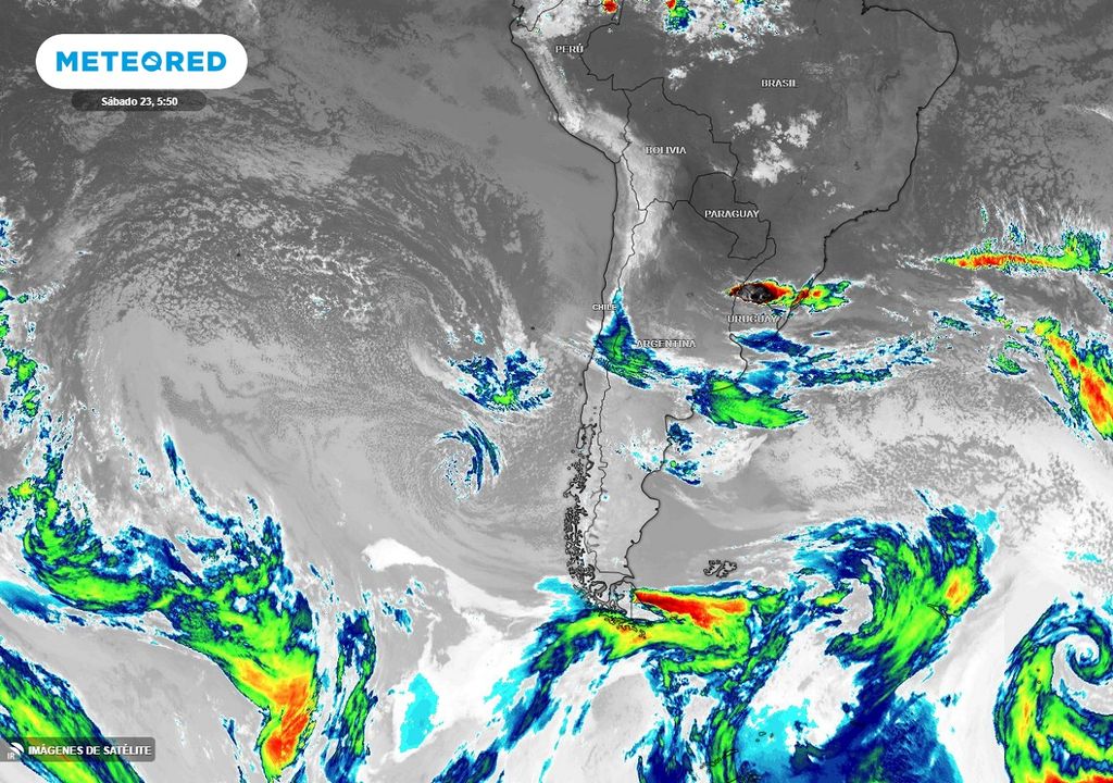 imagen satelital mostrando la nubosidad sobre Chile