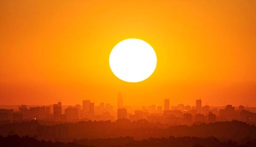 Prime tendenze per l'inizio dell'estate meteorologica in Italia: le mappe puntano tutte sul rosso vivo