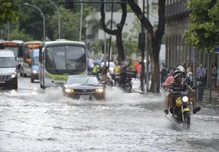 Primeira ZCAS do ano atua no Brasil em breve: volumes de mais 300 mm; saiba quando e onde