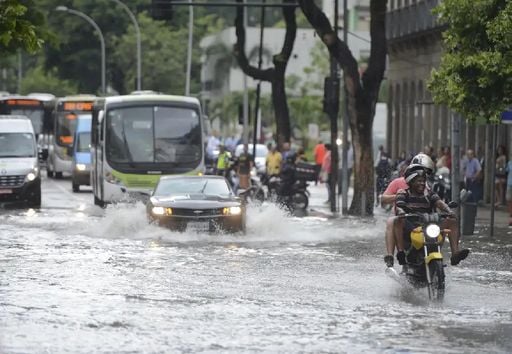 Primeira ZCAS do ano atua no Brasil em breve: volumes de mais 300 mm; saiba quando e onde