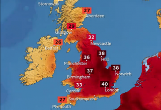 Primer aviso rojo de calor extremo emitido en el Reino Unido, arde Europa