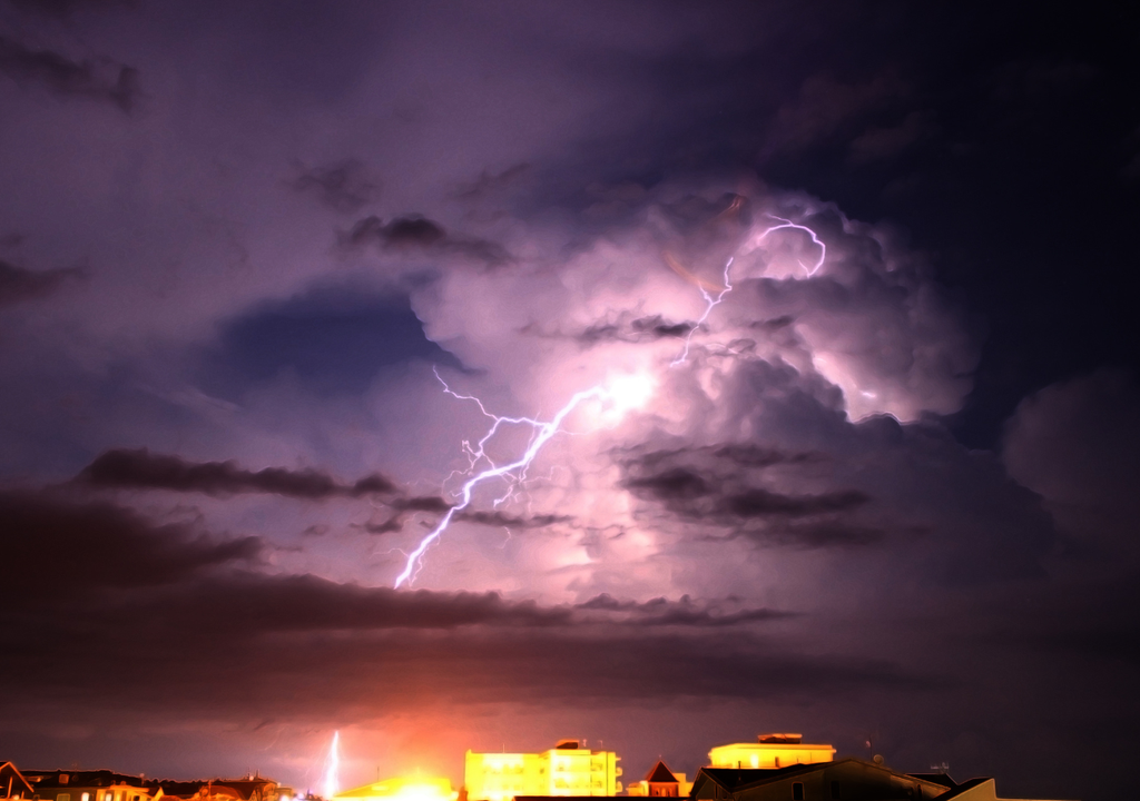 Meteored pronostica tormentas eléctricas para 10 regiones de Chile Las tormentas eléctricas visitarían hasta a 10 regiones de Chile.