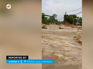 Catastróficas inundaciones, producto de las severas lluvias, ponen en aprietos a gente en Indonesia