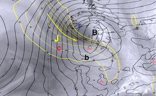 Profunda borrasca atlántica y ciclogénesis a lo largo de hoy
