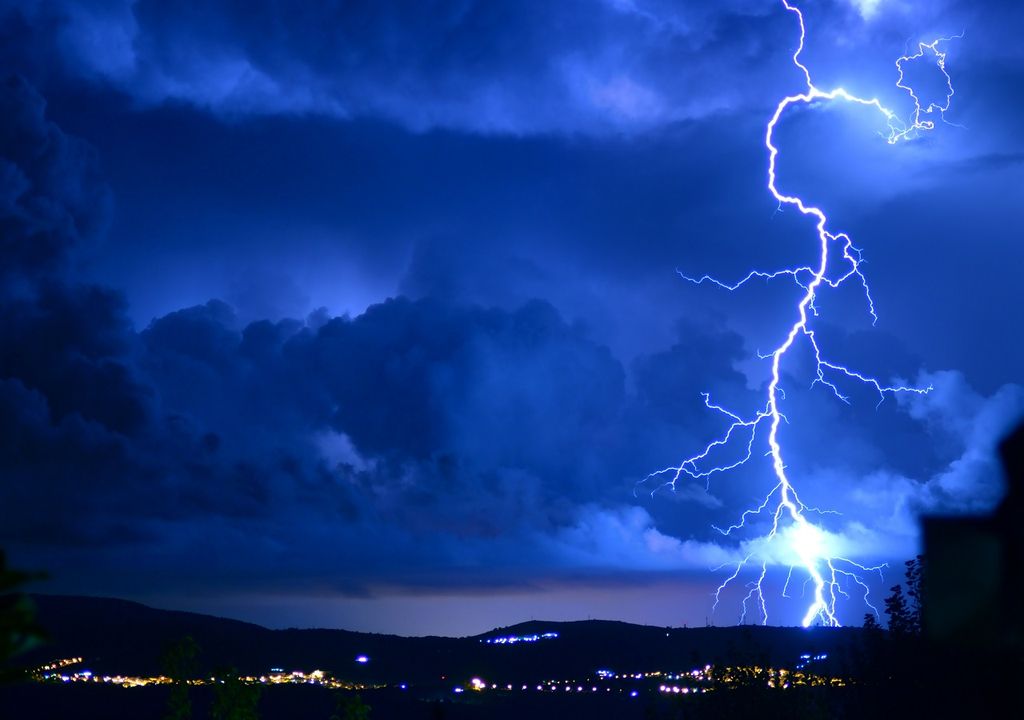 Tormenta eléctrica; rayo Tormenta eléctrica; rayo