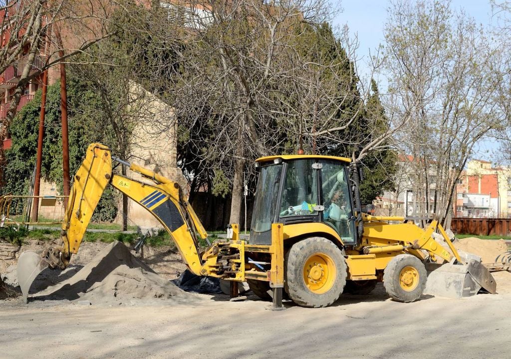 Os proprietários com terrenos a menos de 50 metros de edifícios de habitação ou atividades económicas terão de proceder à gestão de combustível numa faixa com largura de 50 metros.