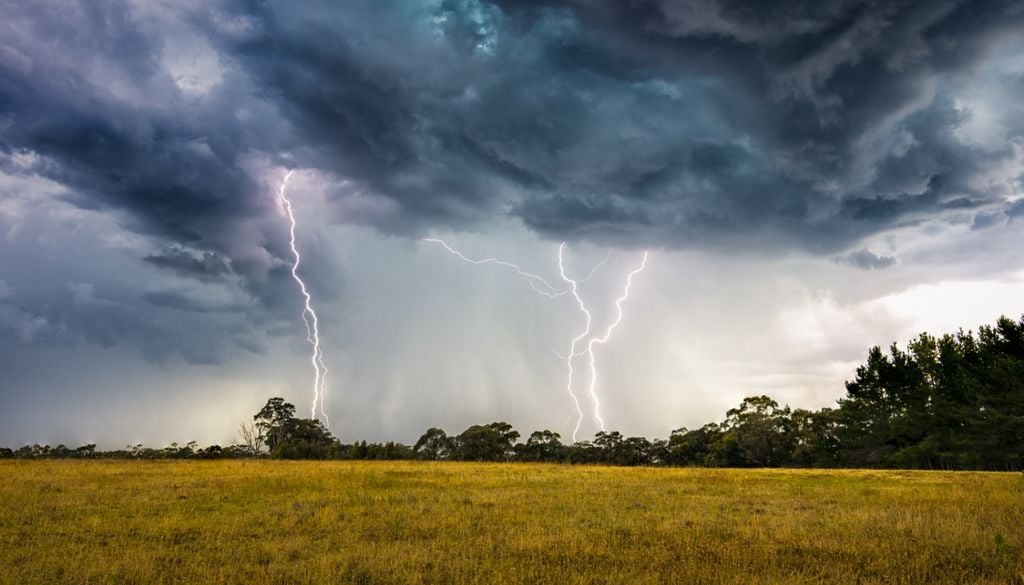 Masse d'aria fresa e umida, spinte da una depressione atlantica centrata tra Gran Bretagna e Scandinavia, contrasteranno con l'aria mite e umida proveniente da sud, destabilizzerà l'atmosfera ed innescando lo sviluppo di sistemi nuvolosi, a sviluppo verticale, capaci di produrre temporali anche intensi con rischio di nubifragi.