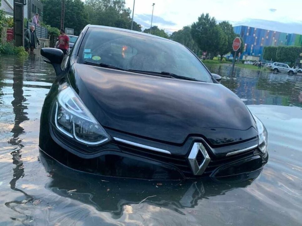 Las fuertes lluvias provocan graves inundaciones en varias poblaciones de Hautes Alpes, Francia. Noticias en tiempo real