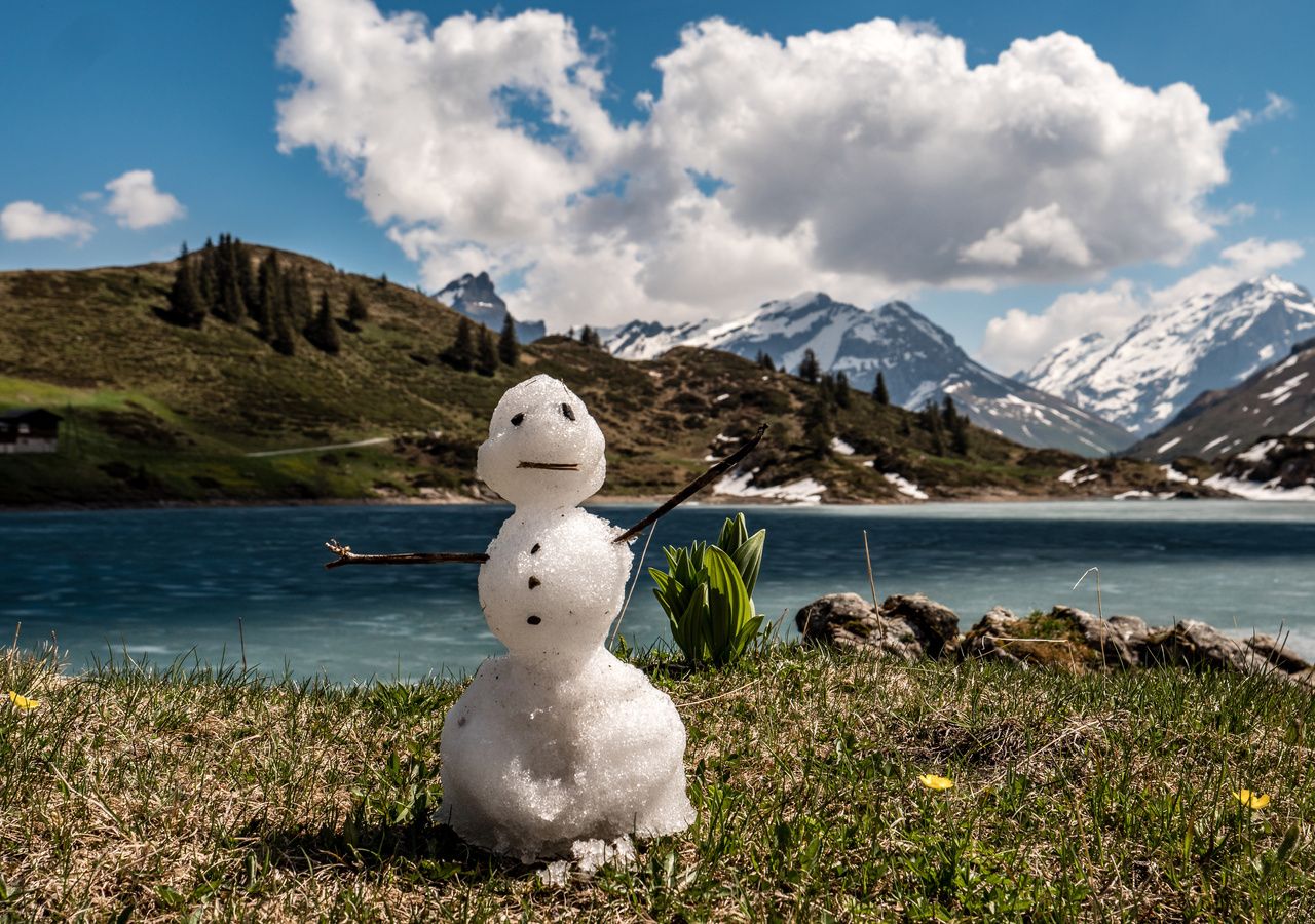 Condiciones invernales en el noroeste de México mientras que en el resto del país habrá ambiente caluroso en las tardes.