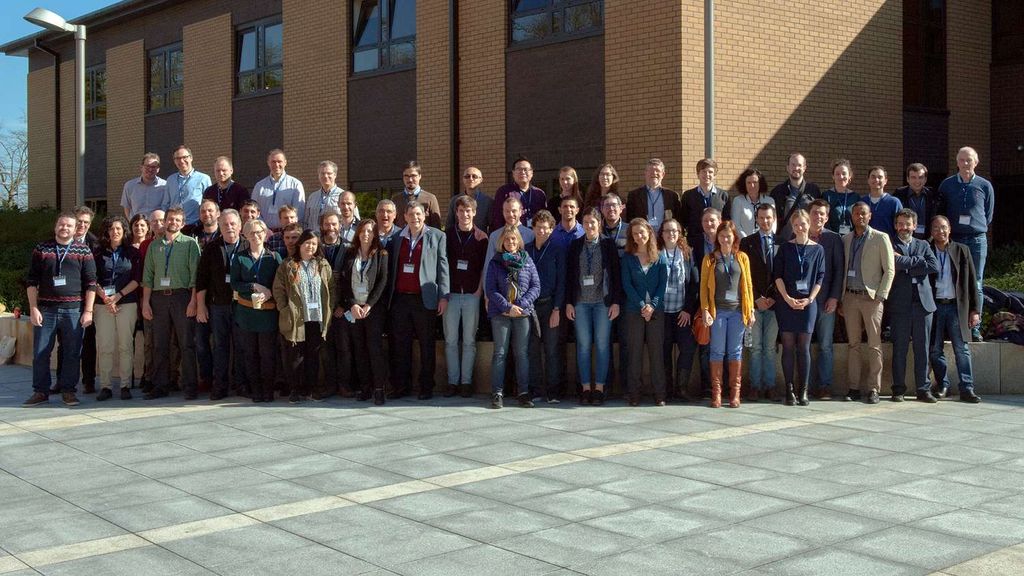 Foto 3: Foto de familia de los participantes en el taller del proyecto celebrado en la sede del ECMWF en Reading, Reino Unido, en marzo de 2017. Foto de familia de los participantes en el taller del proyecto celebrado en la sede del ECMWF en Reading, Reino Unido, en marzo de 2017. Crédito: Anywhere.