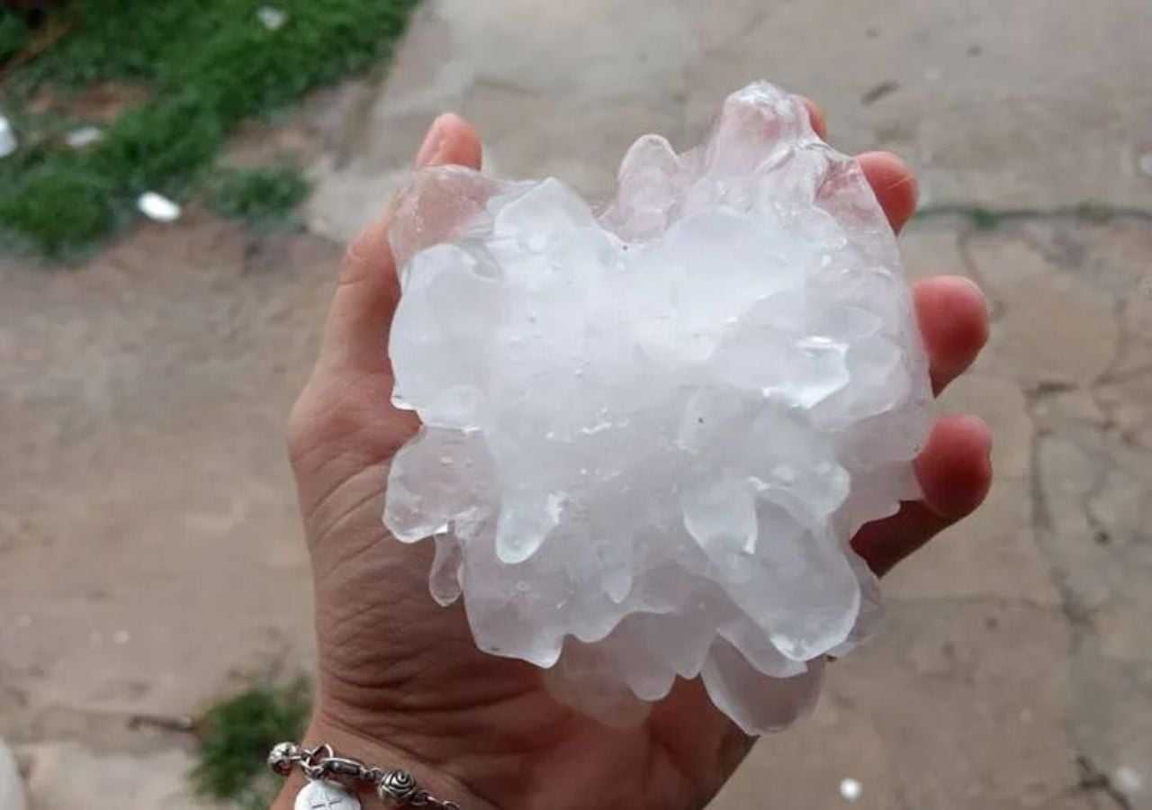 Granizo caído en 2018 en Villa Carlos Paz, Córdoba, se considera el más grande jamás registrado.
