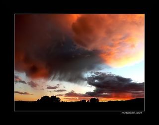 Puesta de sol con virgas ...
