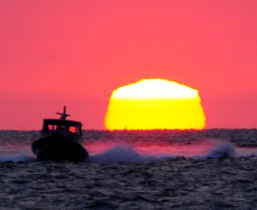 Puesta De Sol Extraña