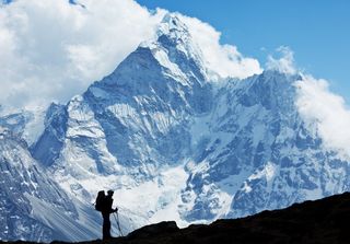 Qual è l'altezza massima a cui può arrivare una montagna sulla Terra?