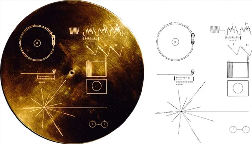 Il Golden Record, il disco d'oro ideato per comunicare con civiltà aliene. Questa capsula del tempo raccoglie i saluti in cinquantacinque lingue, rumori della natura terrestre, brani musicali, immagini del nostro pianeta e coordinate per indicare la posizione della Terra. Credit NASA