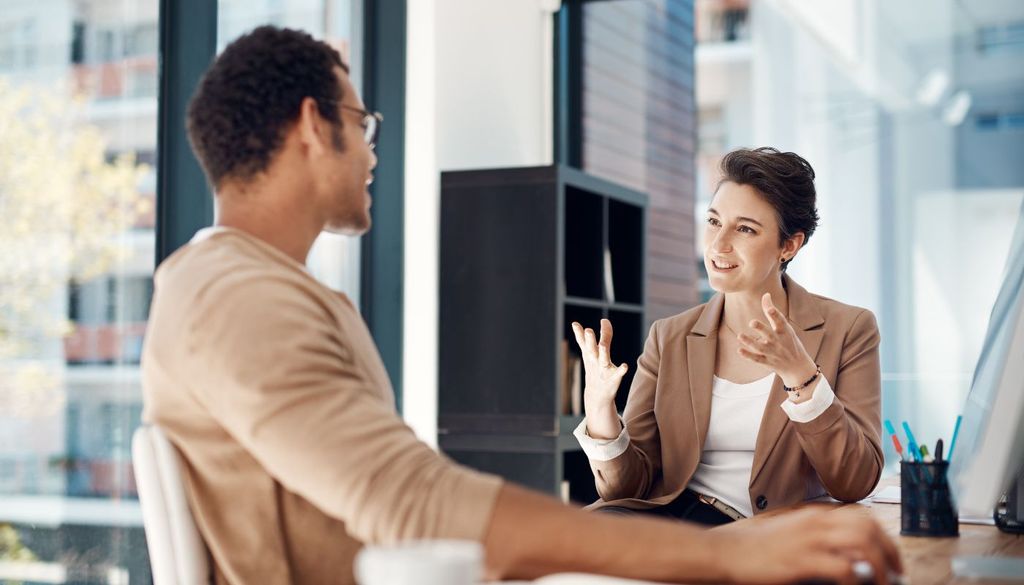 linguaggio Comunicare attraverso le parole: un gesto universale che assume le forme più diverse