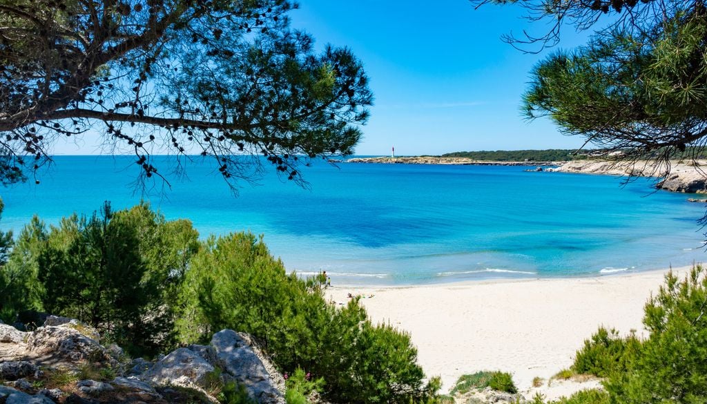 Plage Sable Eau Sud France Sainte-Croix Martigues Ici la plage de Sainte-Croix à Martigues est classée en "Peu risqué".